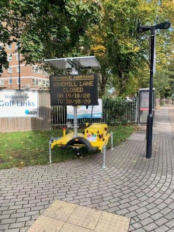 4g wireless digital road sign